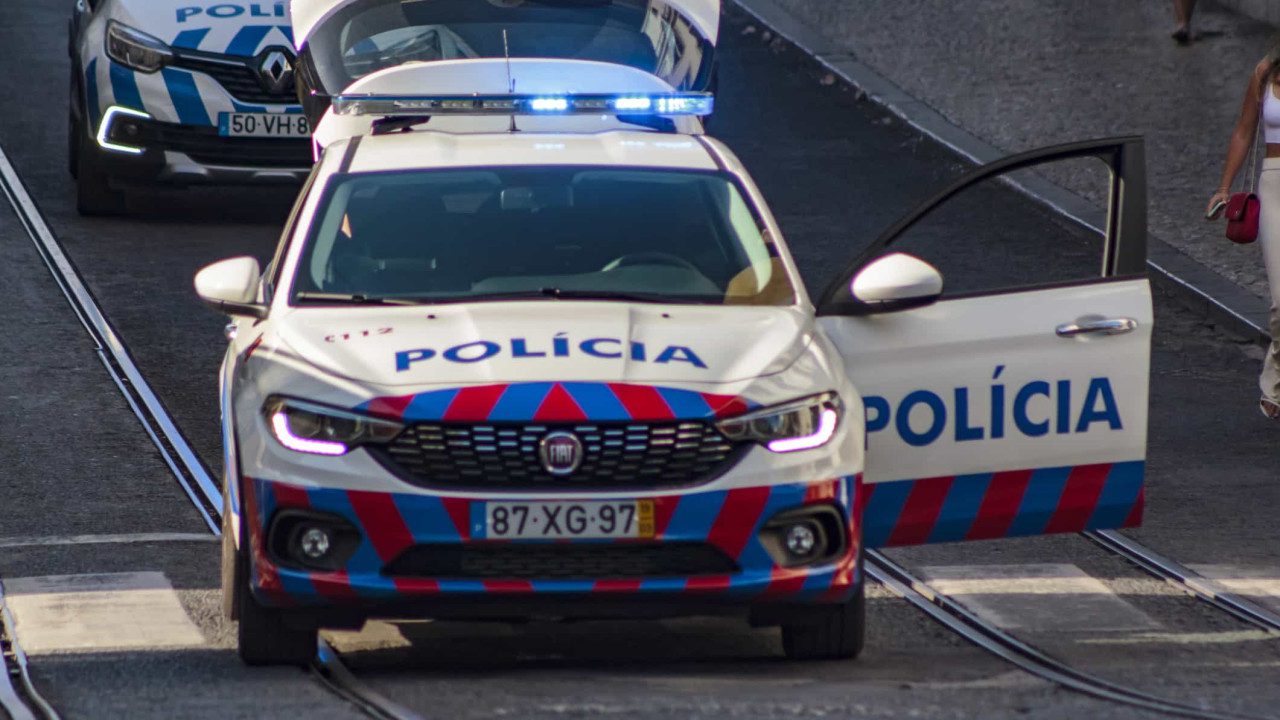 Encapuzados em Cascais roubam relógio de 200ME a angolano em restaurante de luxo